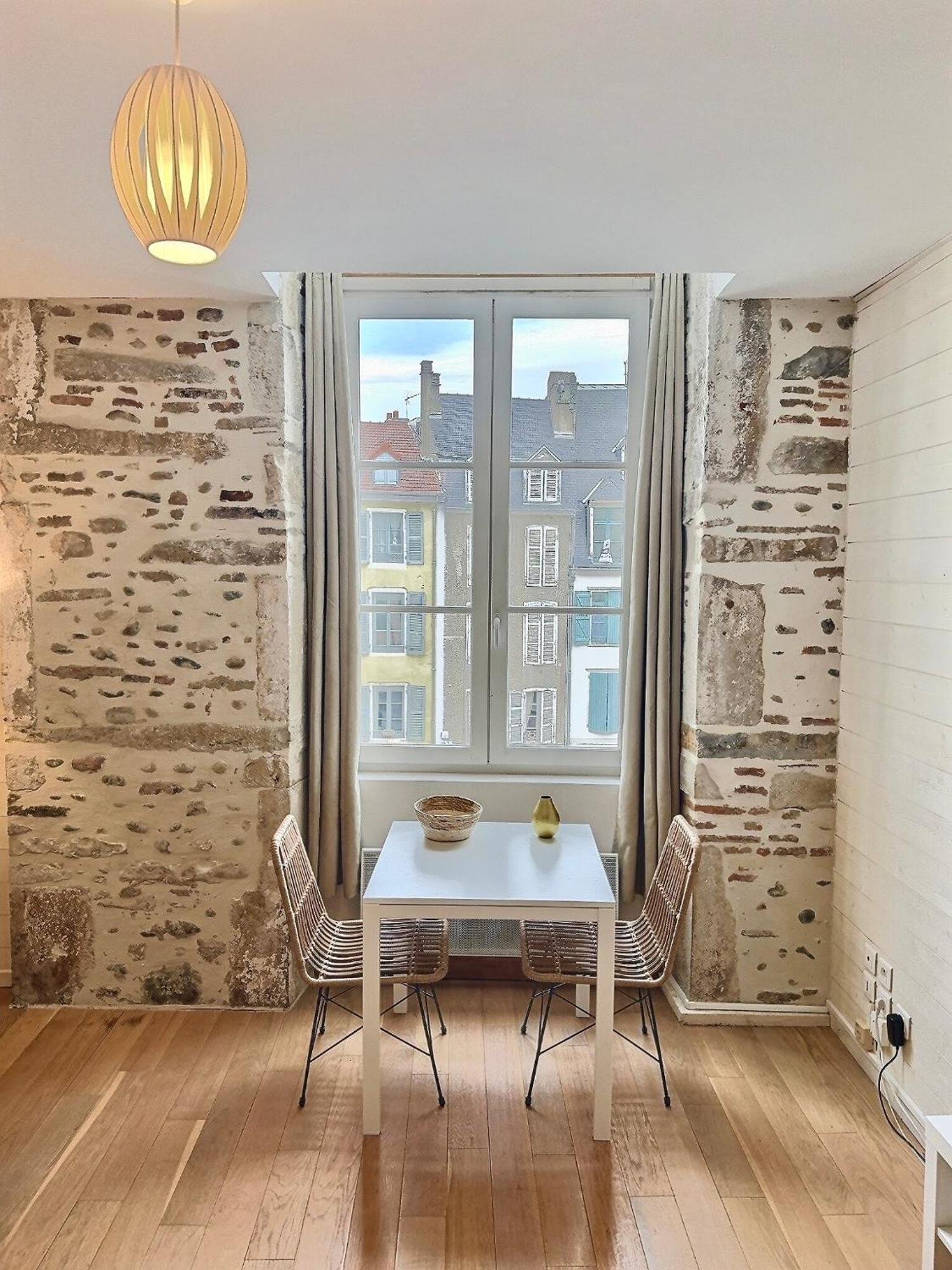 Wonderhost, Bois Et Pierre En Coeur De Ville Pau Eksteriør bilde