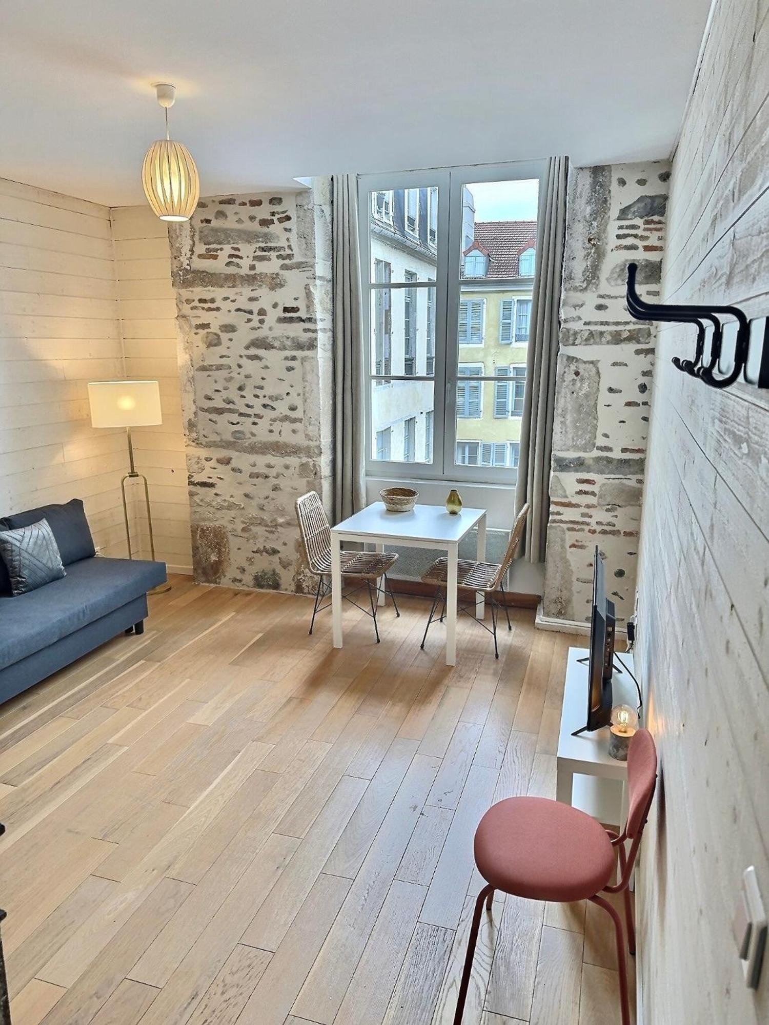 Wonderhost, Bois Et Pierre En Coeur De Ville Pau Eksteriør bilde