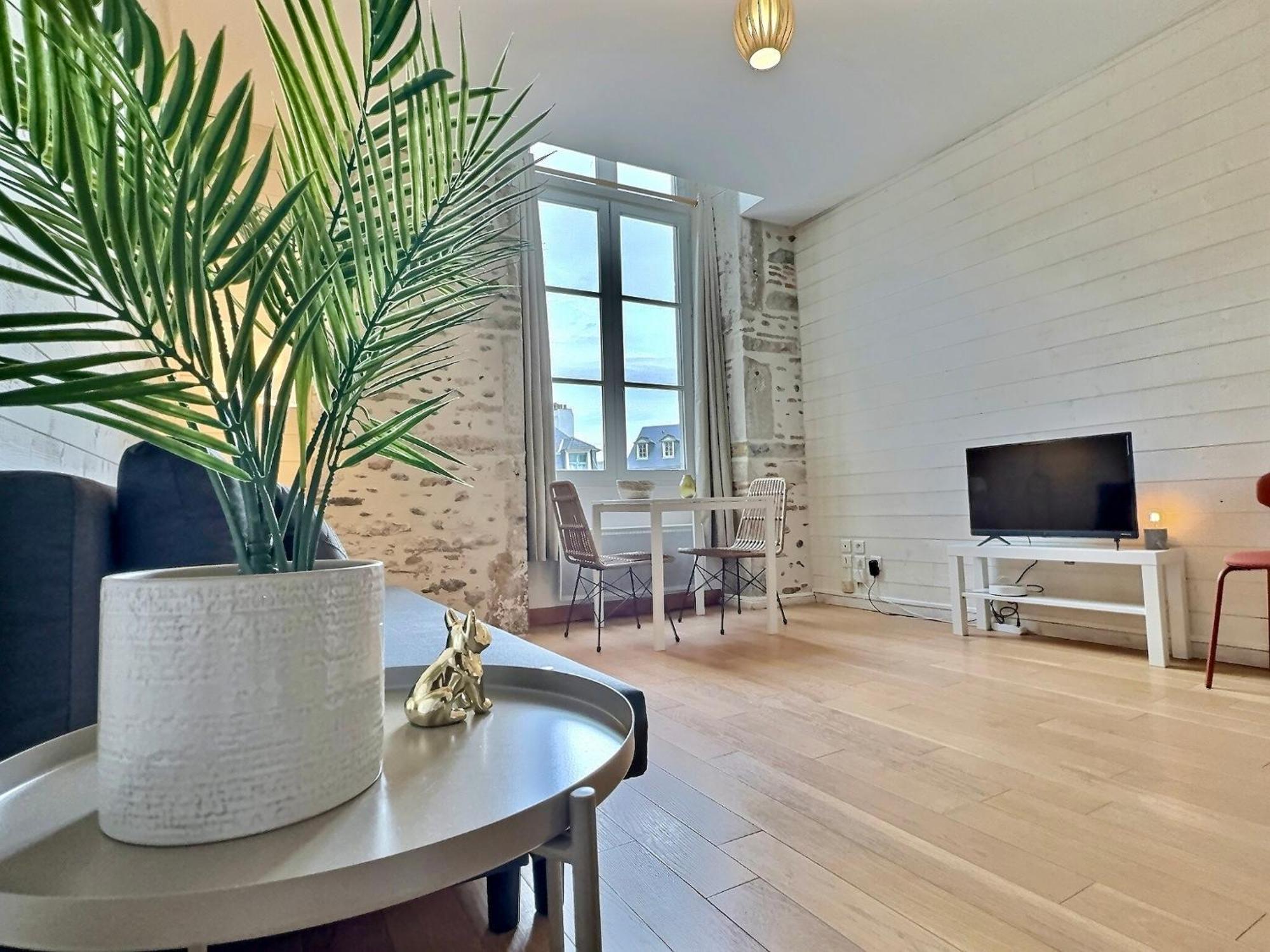 Wonderhost, Bois Et Pierre En Coeur De Ville Pau Eksteriør bilde