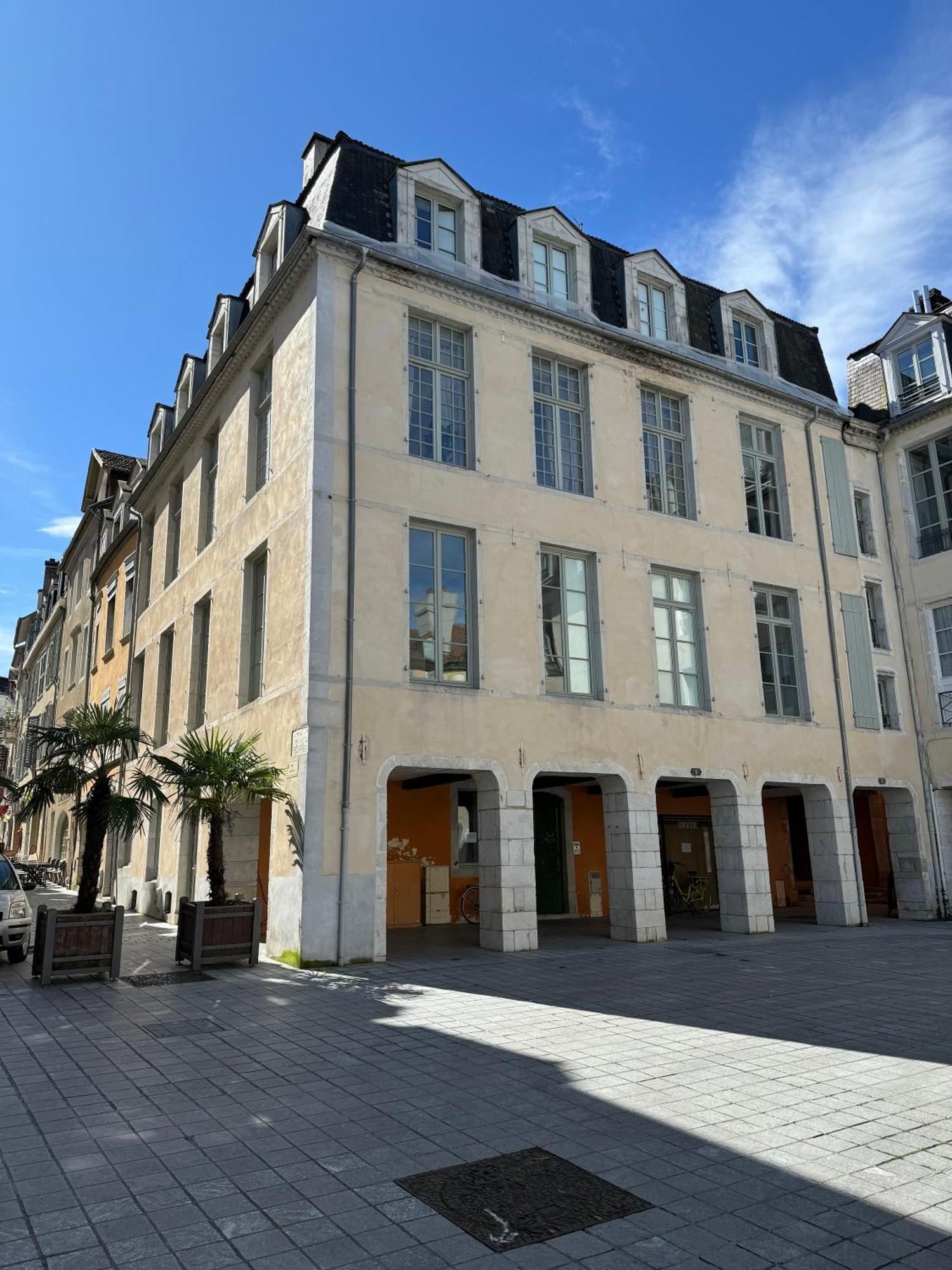 Wonderhost, Bois Et Pierre En Coeur De Ville Pau Eksteriør bilde